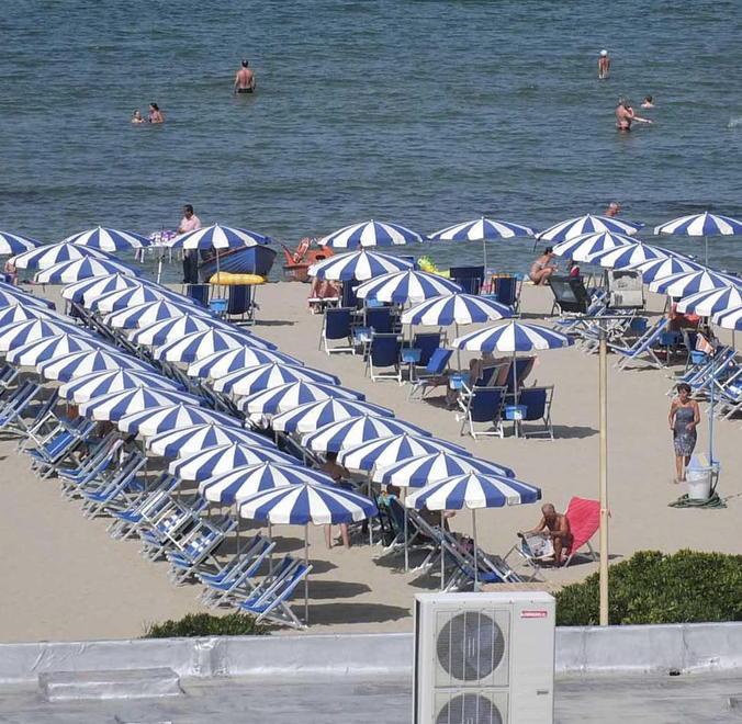 Darsena Europa, Pisa lancia l’allarme «Servono tutele per il nostro litorale» 