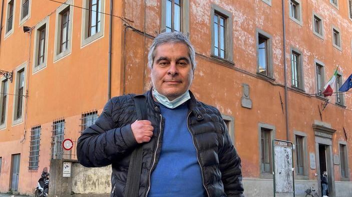 «Sospeso, ma senza notifica» La protesta del professore