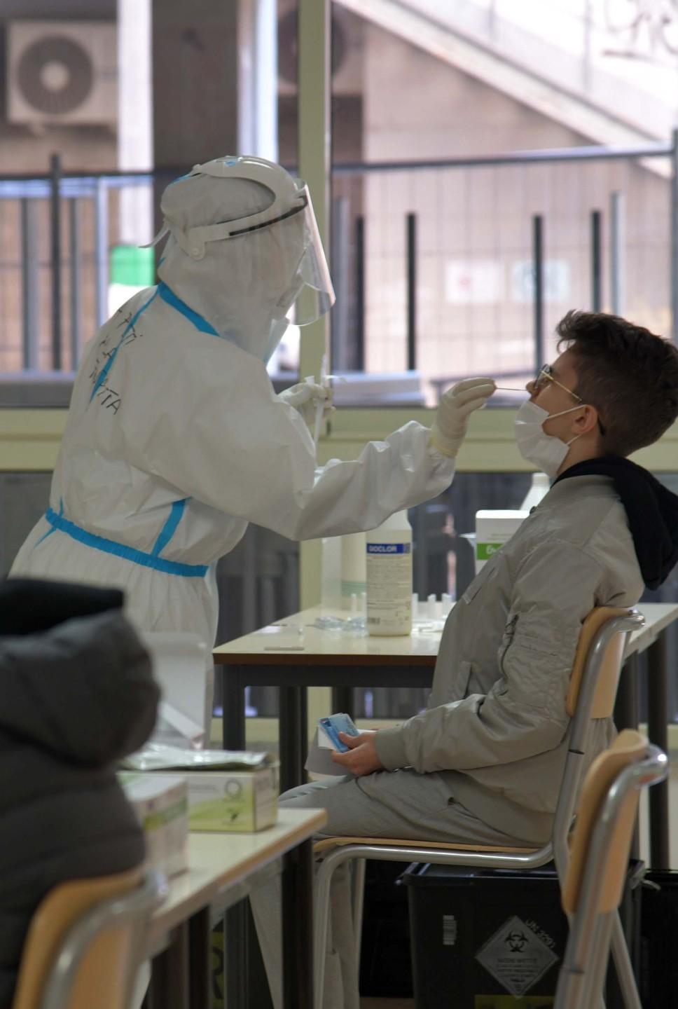 Screening scolastico nel piazzale della Marina