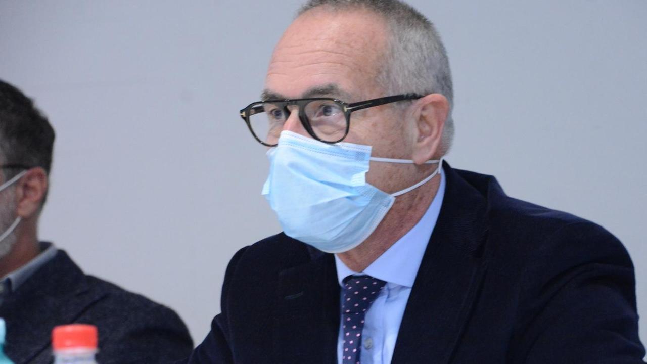 Il sindaco: «Balzo dei contagi, proteggetevi»