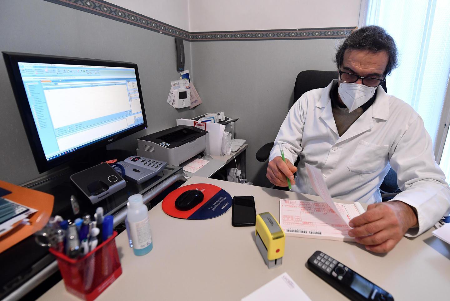 Troppi paesi costretti a dividersi i medici di base 