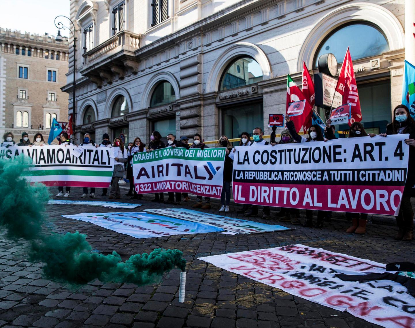 A Roma la rabbia dei licenziati 