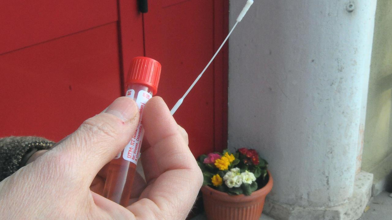 Covid in Emilia Romagna. Tamponi, punto e a capo Si spera nelle farmacie per il fine quarantena