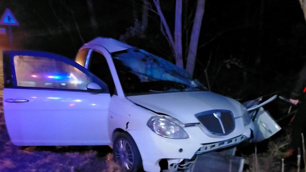 Mesola, schianto nella notte: grave una 27enne