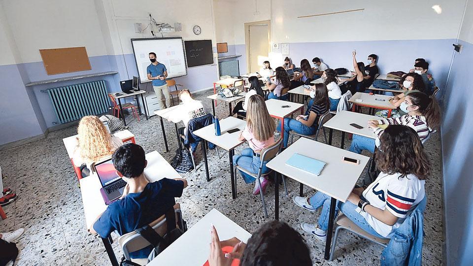 Una classe durante una lezione in presenza (foto di archivio)