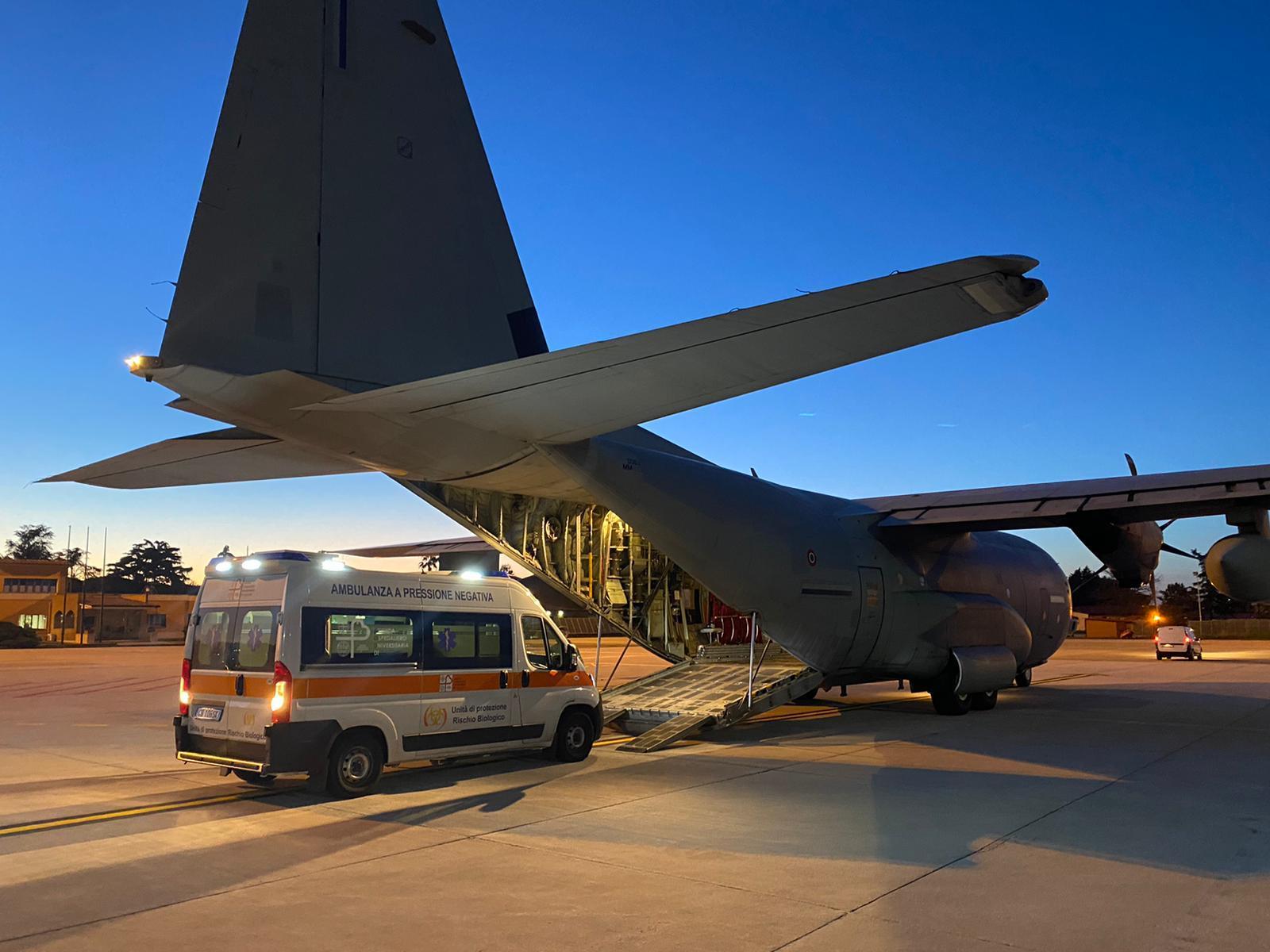 Neonato positivo al Covid ustionato: le condizioni migliorano 