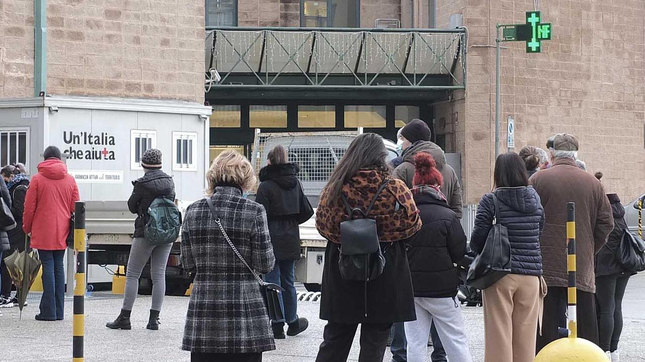 Coronavirus, tre decessi e 1723 positivi nel Ferrarese