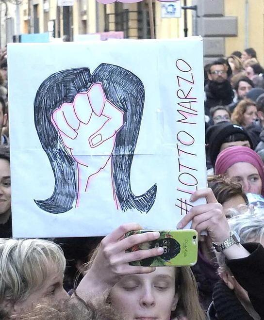 L’inchiesta a Pisa: «Nei consultori tempi di attesa lunghi e molte vanno dai privati» 