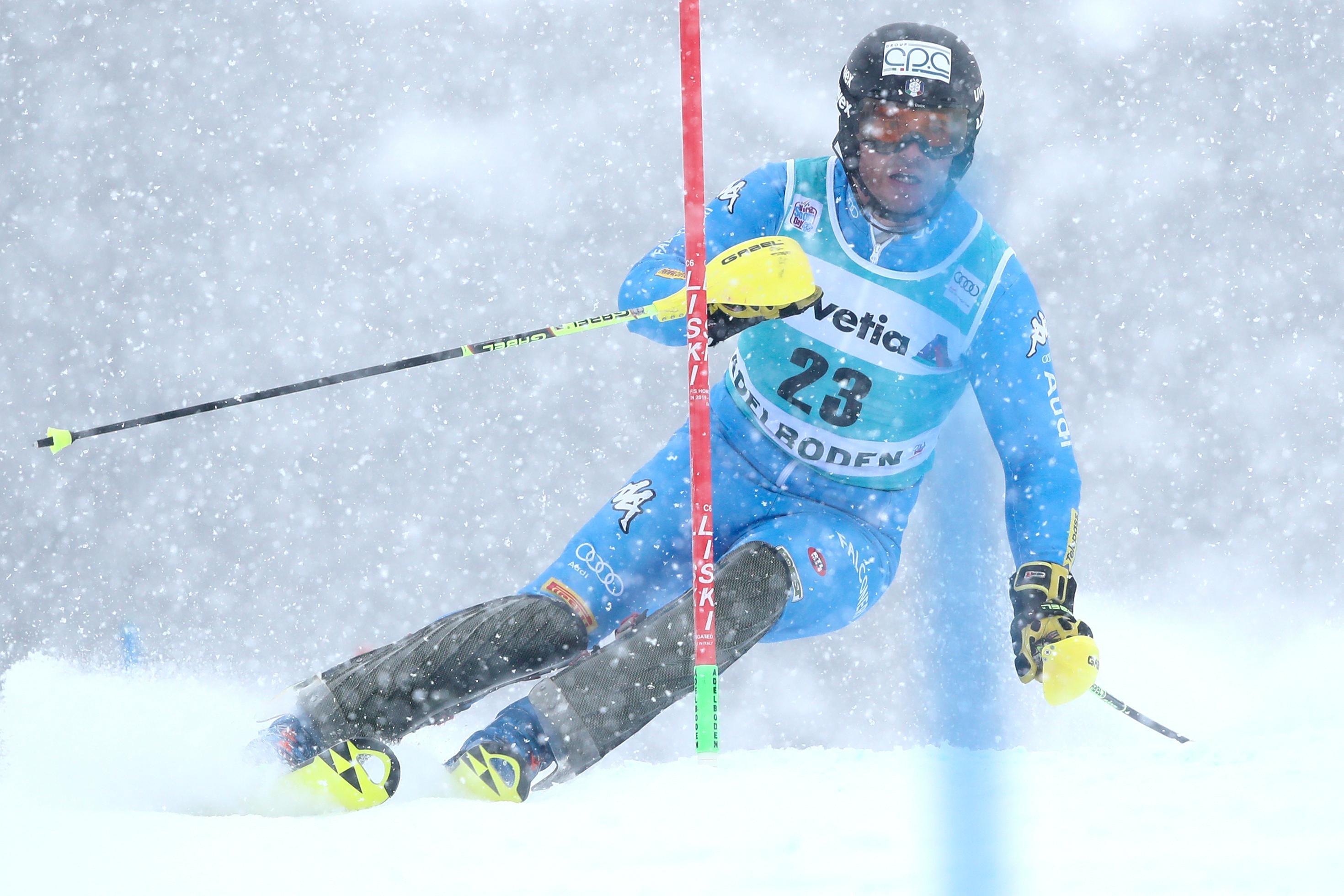 L'olimpionico di Vancouver Giuliano Razzoli nello slalom di Adelboden