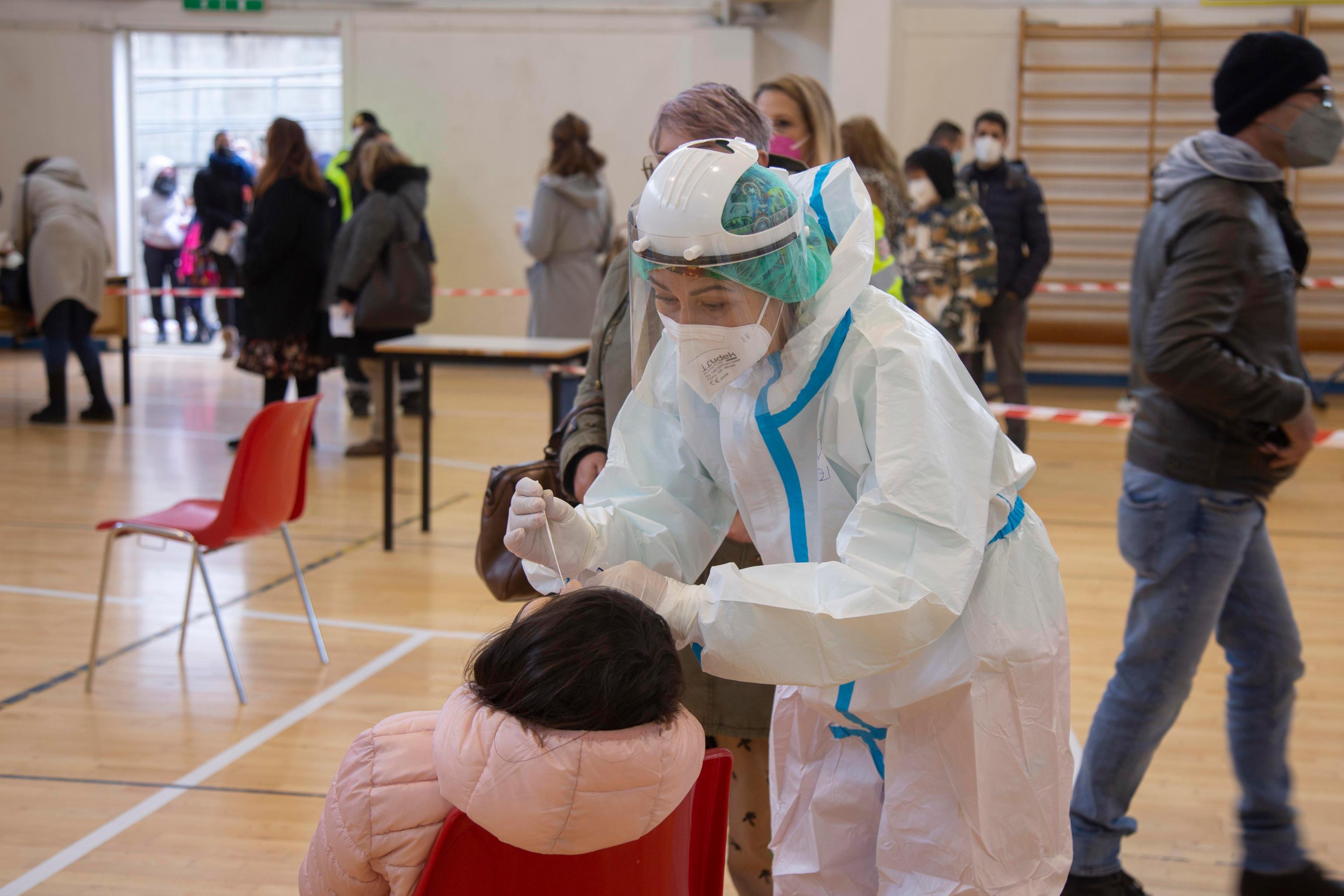 Sulla Nuova in edicola lunedì 10, tutti i dati sullo screening nelle scuole sarde