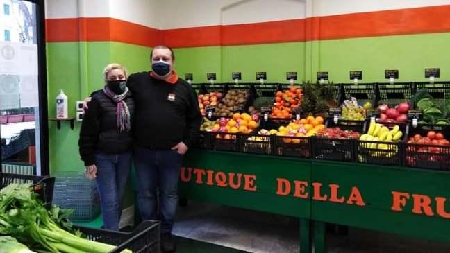 Sotto le logge arriva la nuova boutique della frutta