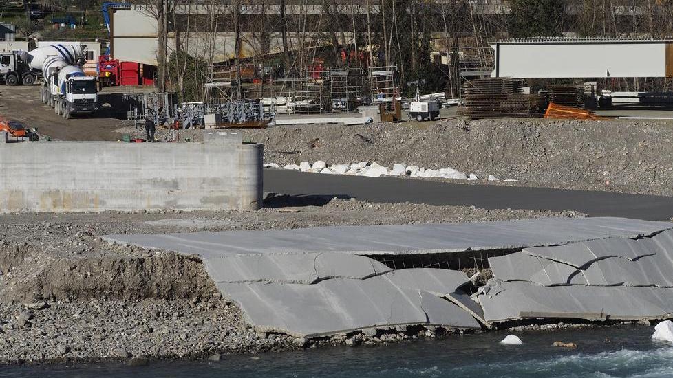Ponte e cantieri, è scontro L’opposizione va all’attacco