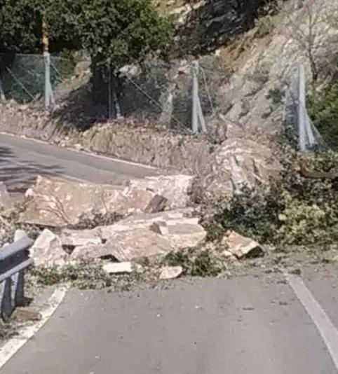 Campo lo Feno, per riasfaltare bisogna attendere il bel tempo 