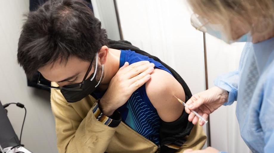 I contatti stretti già con il booster