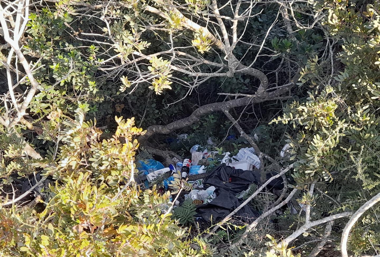 Discarica sulla strada panoramica