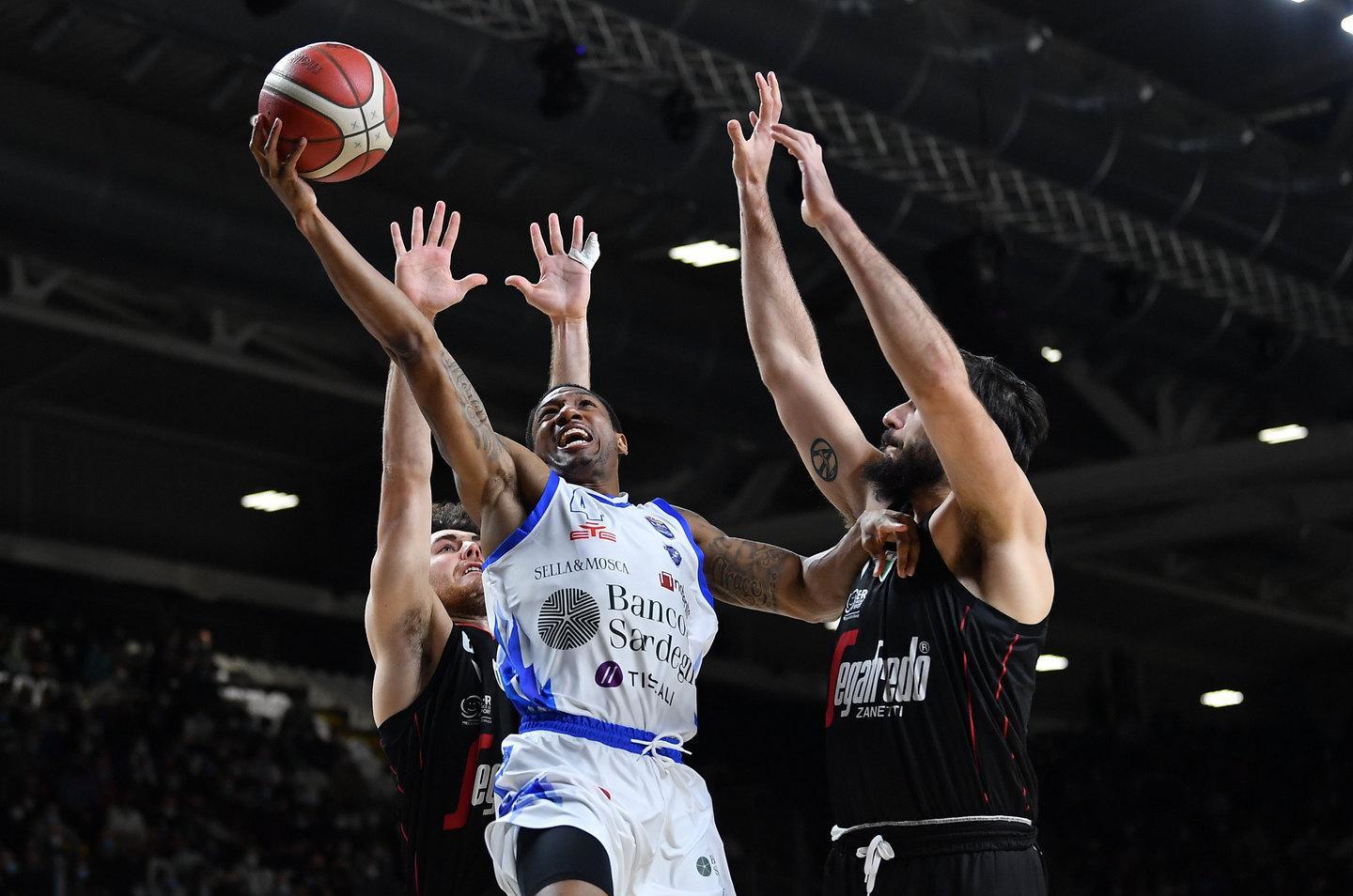 Banco a Cremona, la marcia riprende 