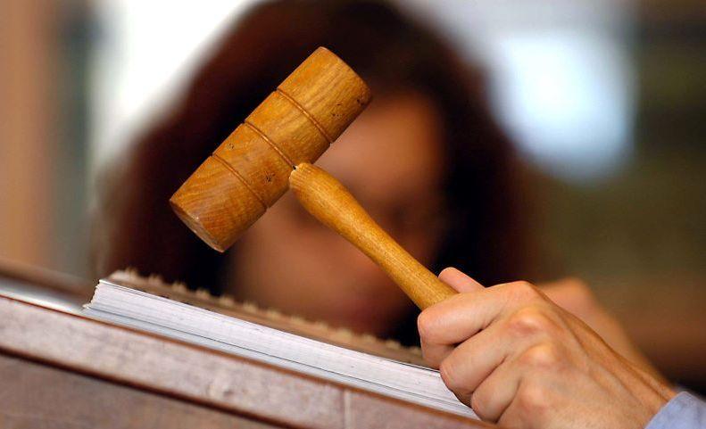 Case, negozi e alberghi: l’isola finisce all’asta 