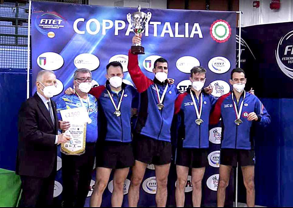 La premiazione dell’Apuania avvenuta ieri poco dopo la finalissima