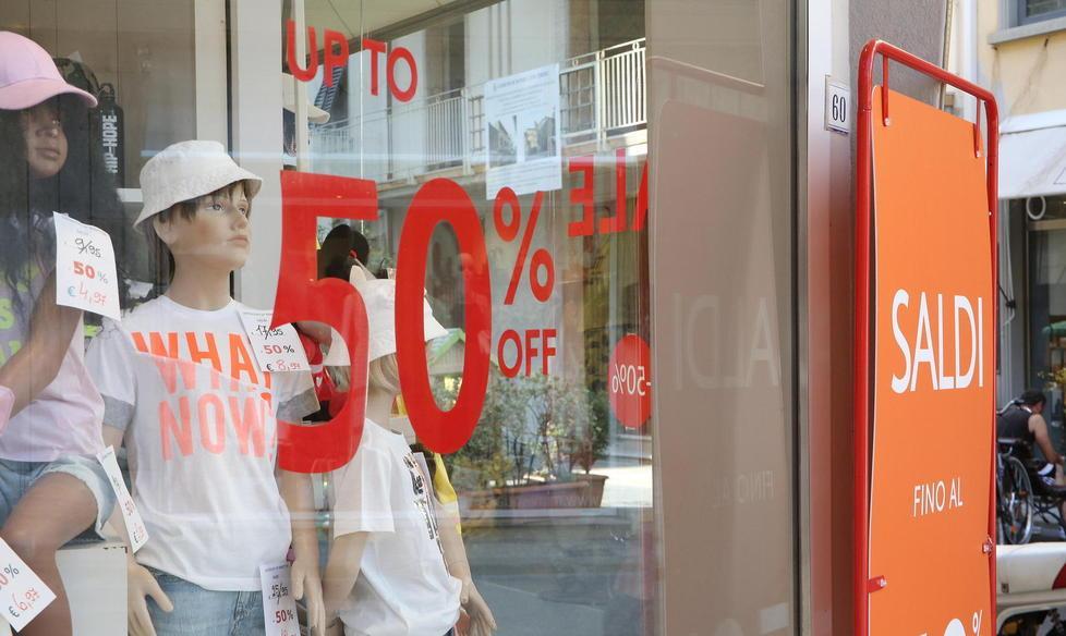 Commercio: a Massa i segnali di ripresa sono timidissimi, lontani dal pre-Covid 