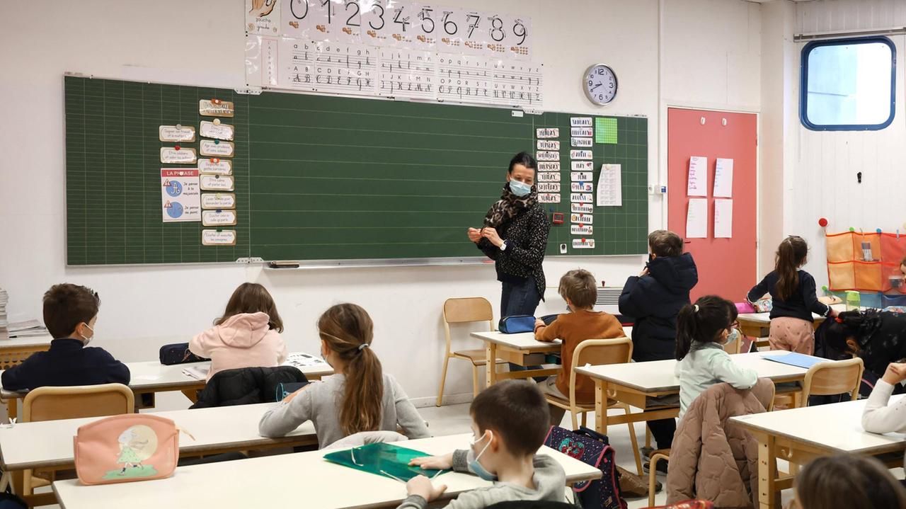 Quarantene, test e mascherine: guida al complicatissimo ritorno a scuola