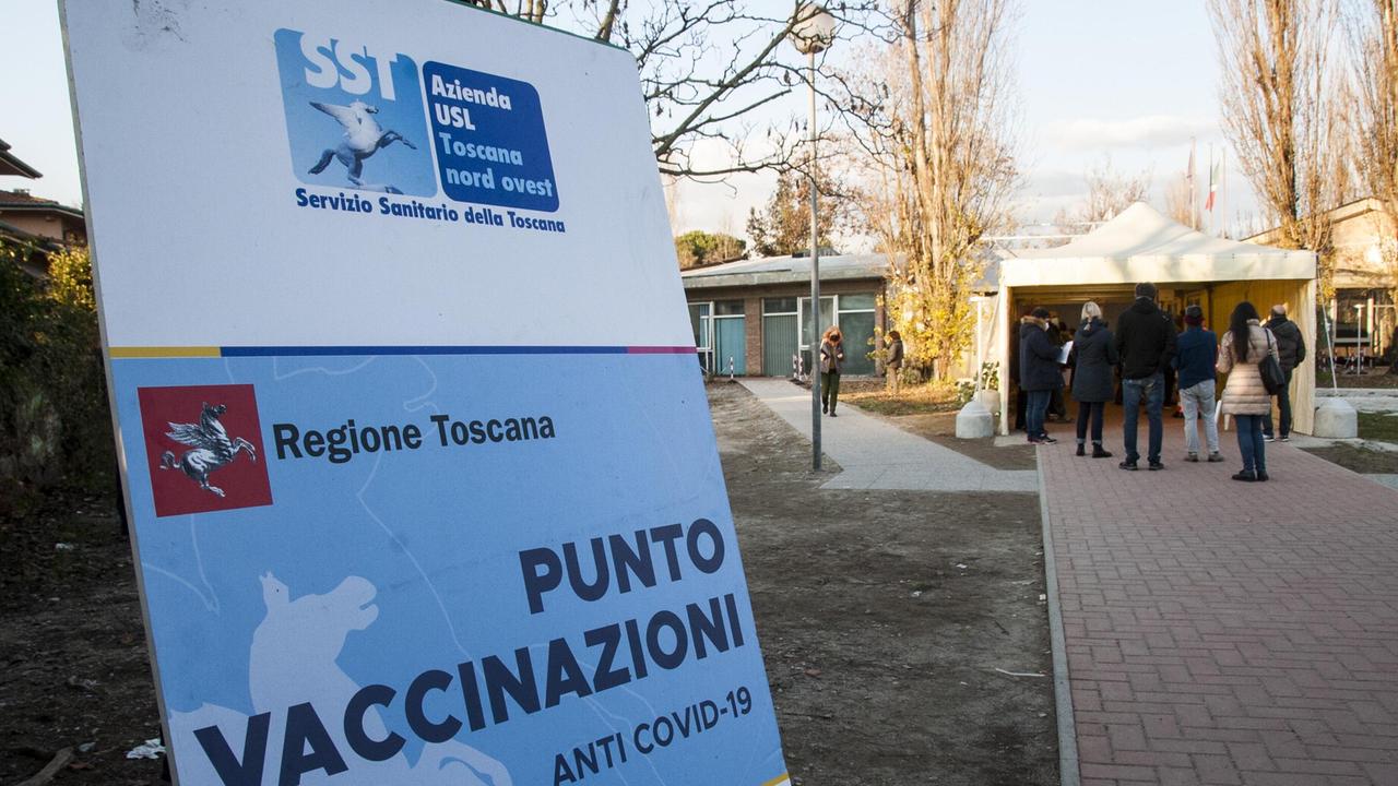 Oltre 5mila versiliesi sono a rischio multa: ora la mancata vaccinazione costa 100 euro
