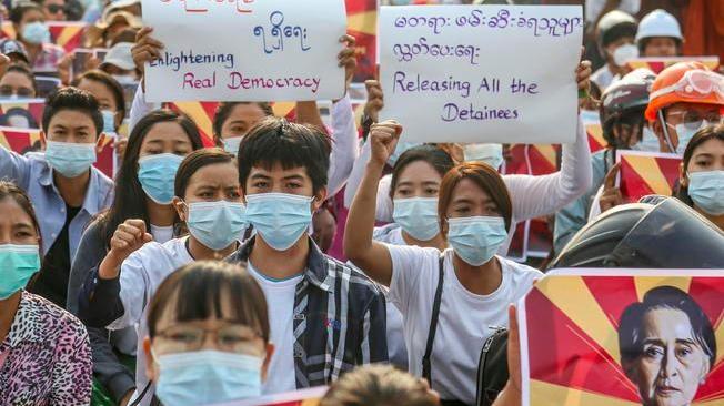 Usa chiedono liberazione Suu Kyi, condanna vergognosa