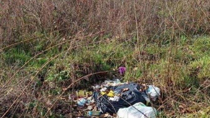 Via delle Viette di nuovo trasformata in discarica