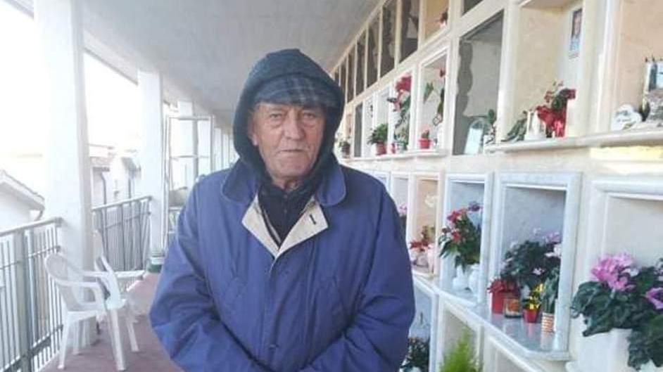 Cimitero comunale furti e dispetti «Portano via tutto»