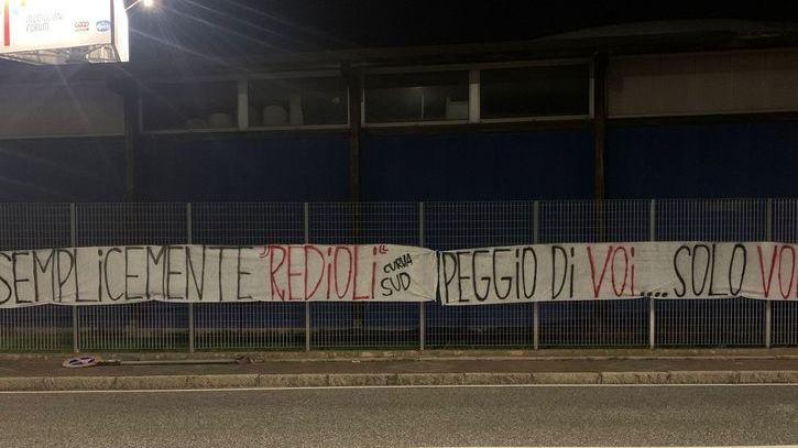 Striscioni piellini al Modigliani