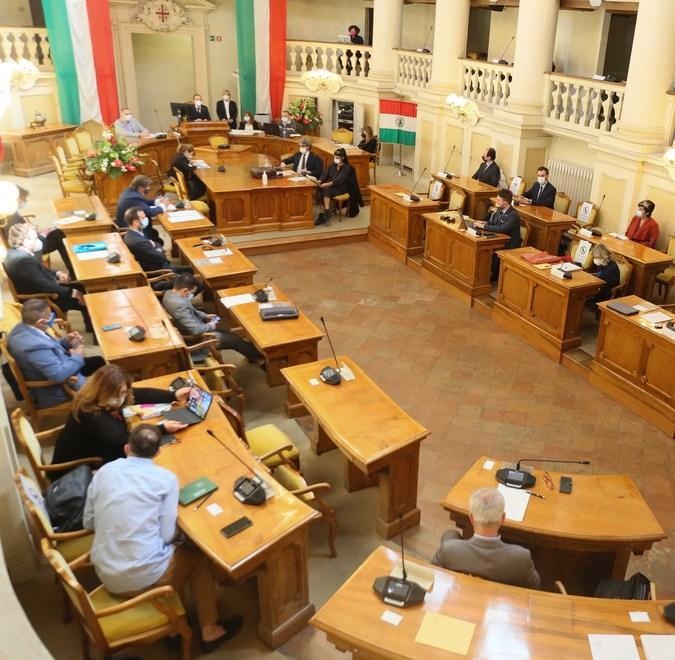 Redditi online, latitano giunta e consiglio In Sala Tricolore il paperone è Pedrazzoli 