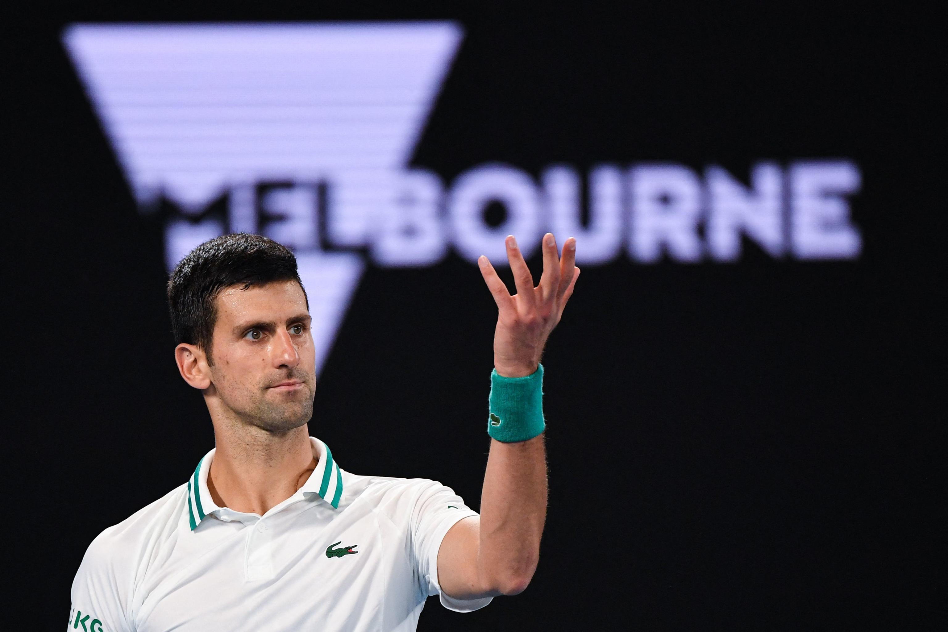 Nole, campione che sbaglia, così il numero uno diventa come il Marchese del Grillo 