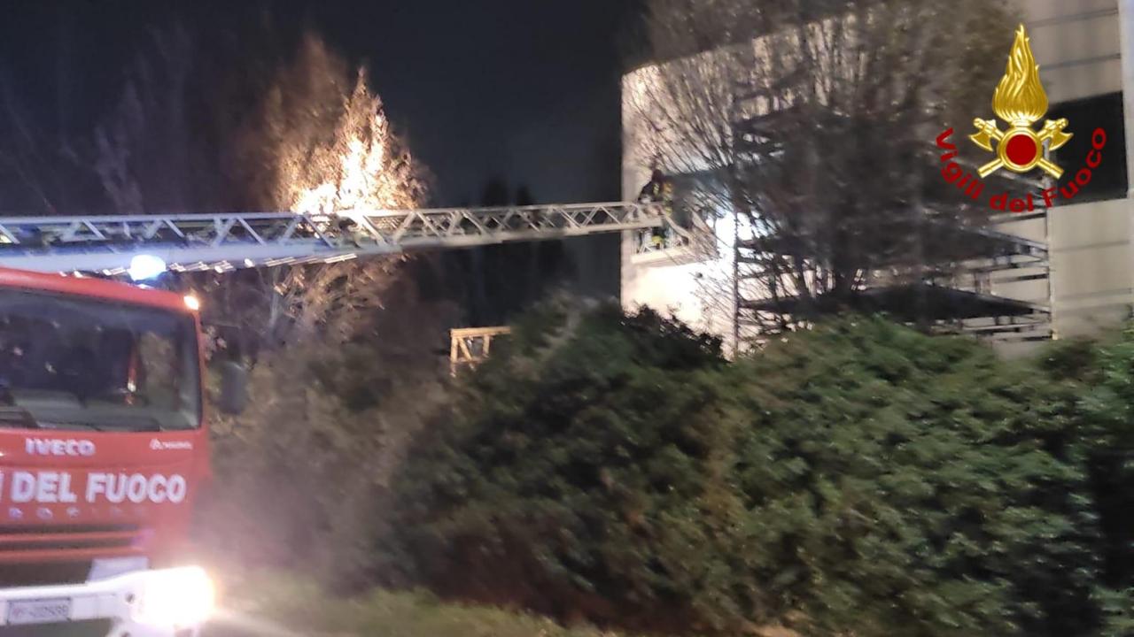 Reggio Emilia: incendio nel capannone della Bbs di Mancasale