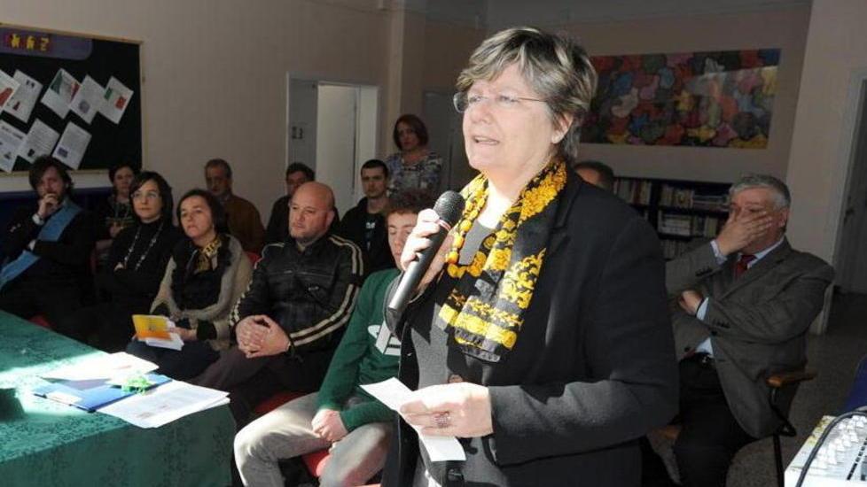 L’assessora Daniela Pampaloni durante un incontro con i genitori quando lavorava come dirigente scolastica