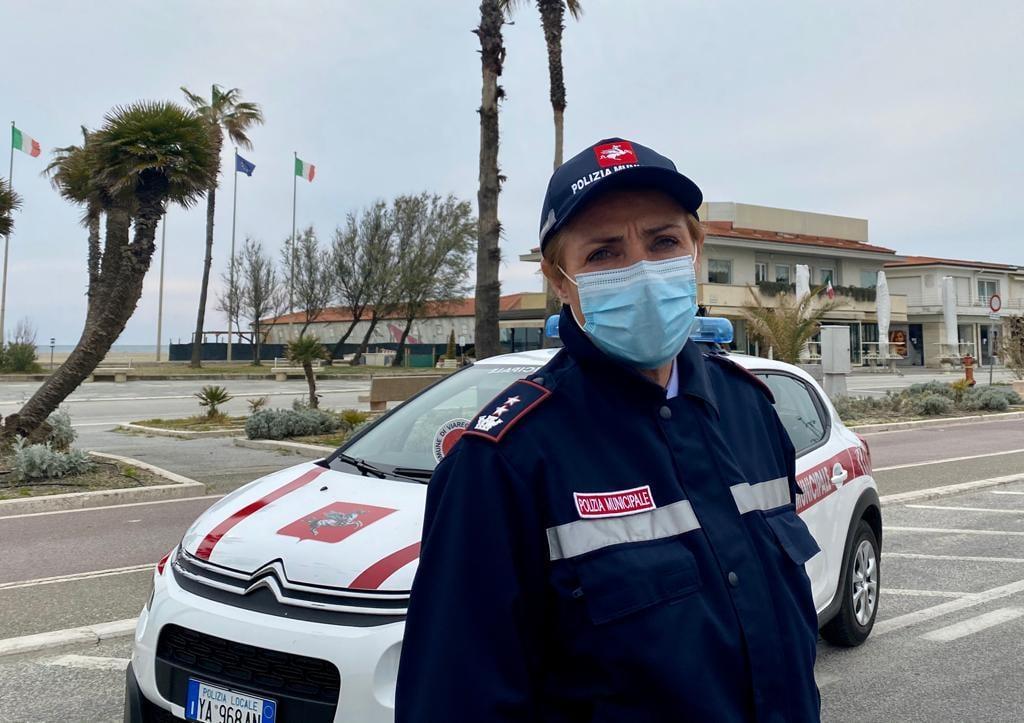 Al bar senza mascherina: multati due fratelli titolari di un locale a Torre del Lago