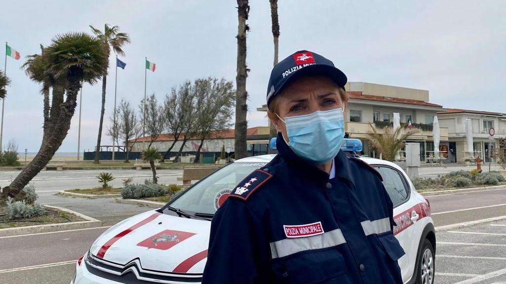 Al bar senza mascherina: multati due fratelli titolari di un locale a Torre del Lago