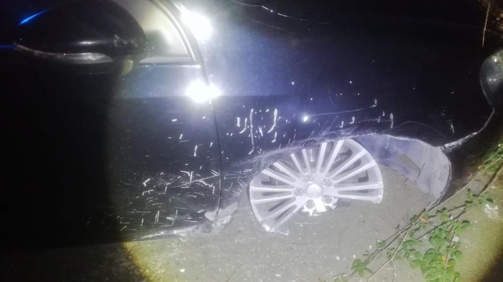 L'auto senza la ruota