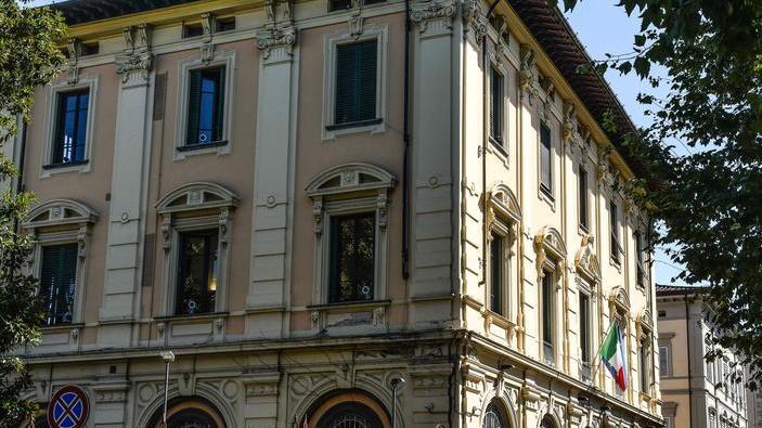 Cinque volantini anti no-vax sequestrati in città dalla Digos