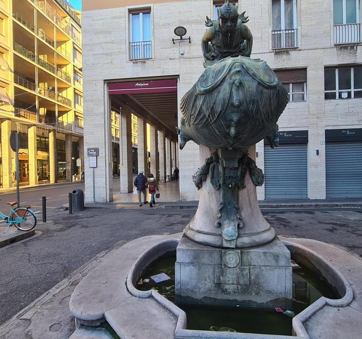 Torna l’acqua alle fontane di piazza Colonnella: il progetto