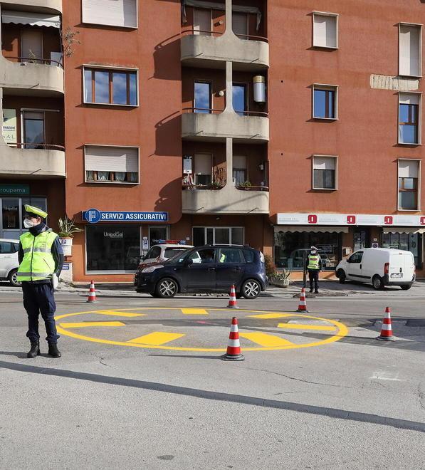 Allestita la rotatoria provvisoria sull’Arca