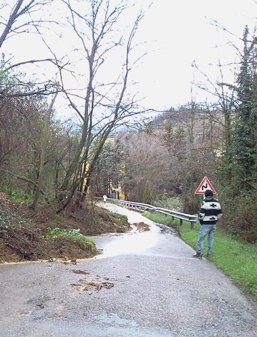 Frana a Fiano senso unico alternato sulla Lucardese