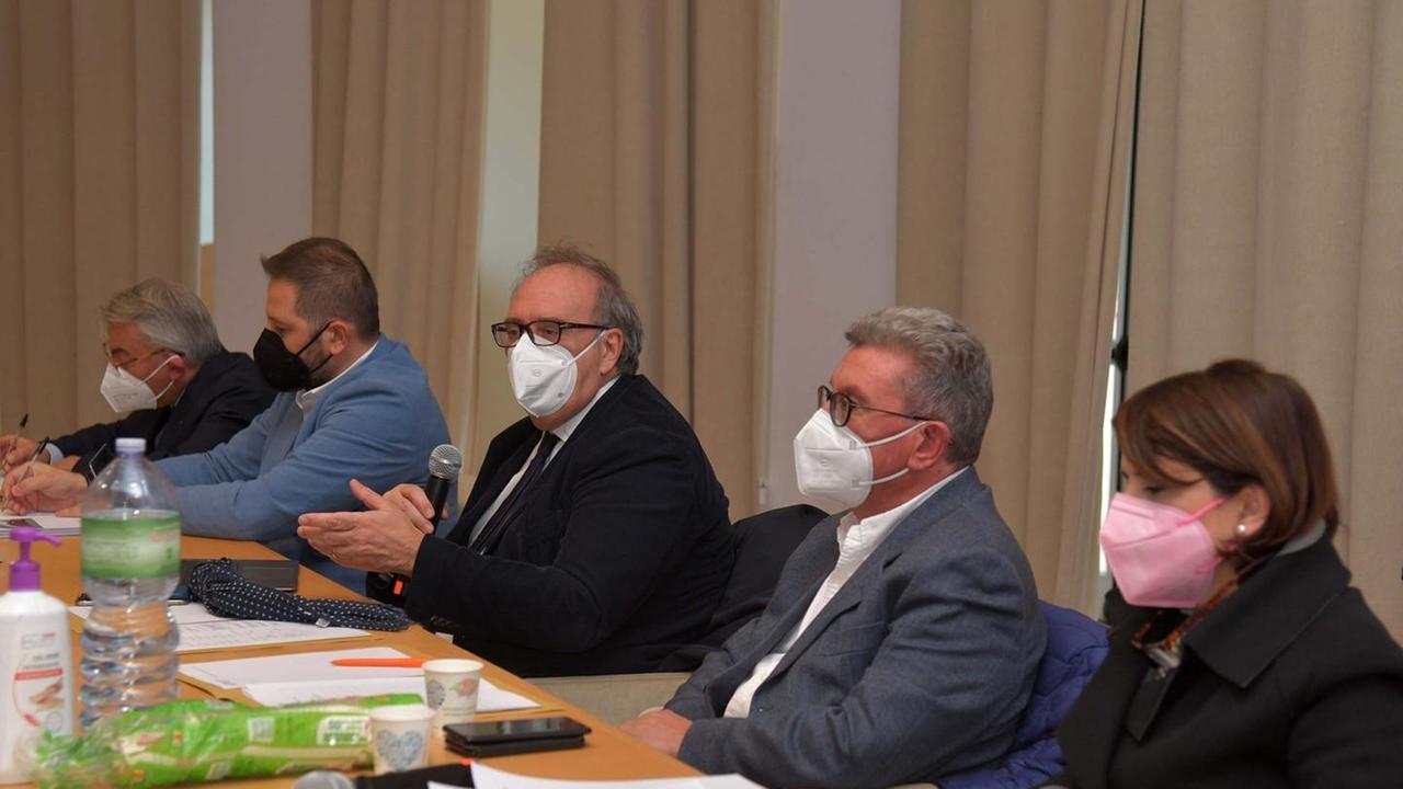 Sanità, il nuovo corso i sindaci incontrano il numero uno dell’Asl