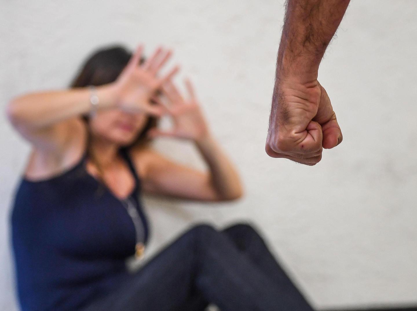 Testata alla ex moglie, a processo 