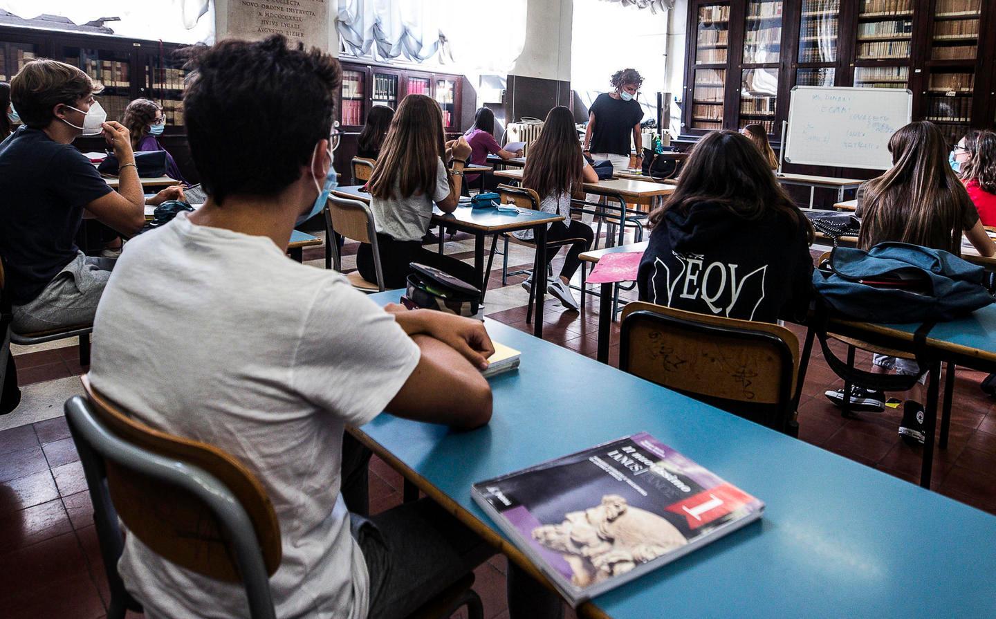 Dirigente no vax sostituita due reggenti già al lavoro 