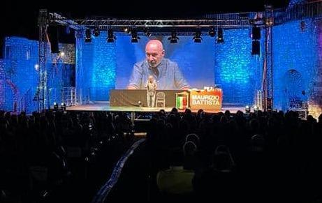 “Tutti contro tutti” insieme a Maurizio Battista 