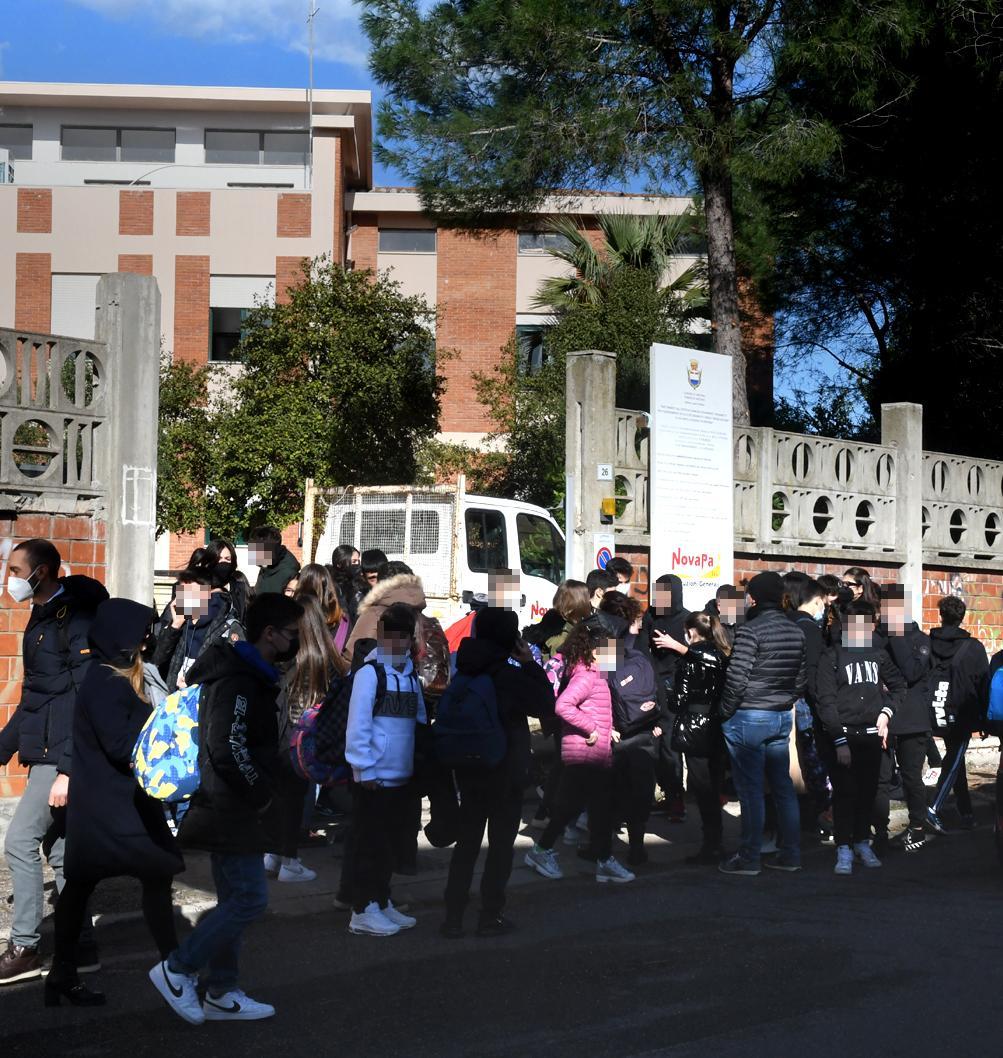 Equilibrio precario: la scuola per ora regge 