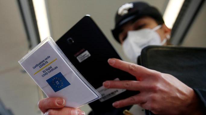 Il Tirreno ha attivato un canale dedicato ai lettori: per orientarsi nel mare di norme legate all'emergenza. Scopri come scriverci