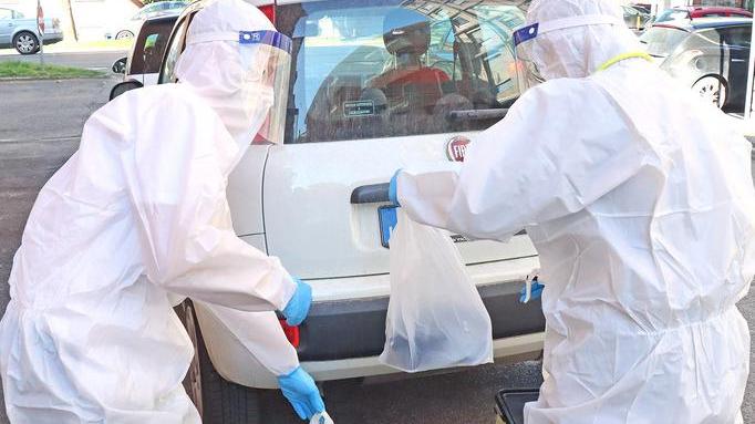 Ferrara. Pillola antivirale ai primi due pazienti: così si proteggono i fragili dai ricoveri