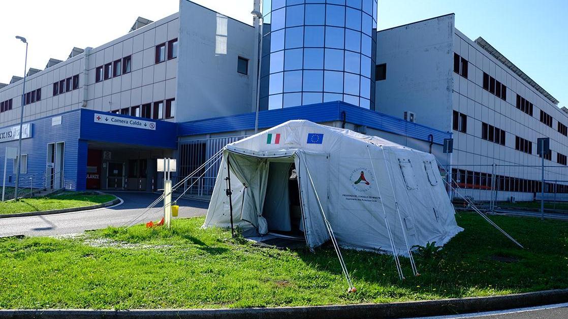 Ospedale di Cecina, più posti letto per il Covid ma vengono rinviati gli interventi