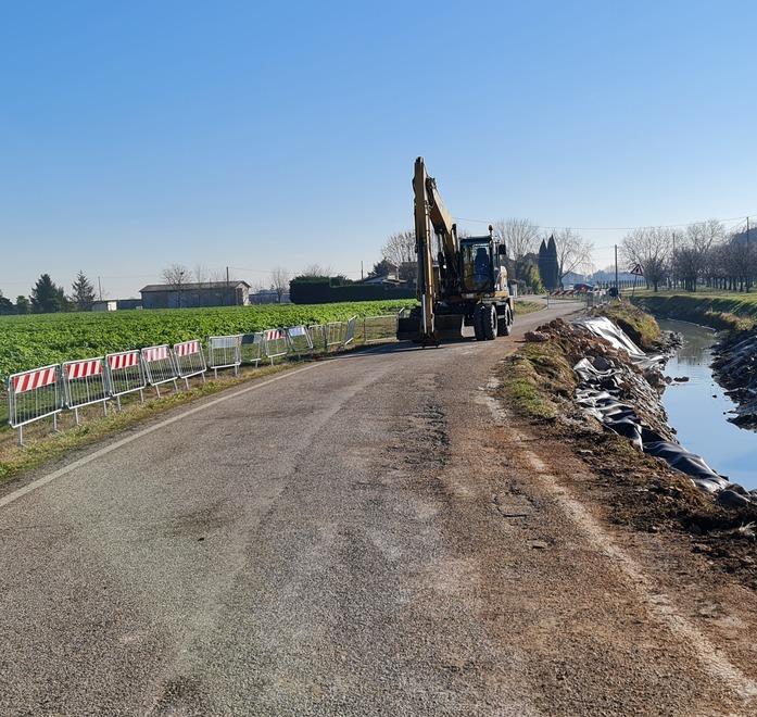 Copparo. La Bonifica contro l’erosione rinforza le sponde dei canali 