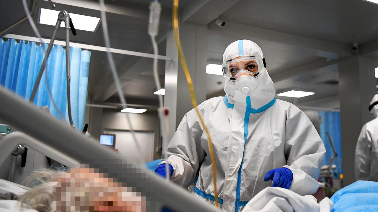 Covid, lutti a Bondeno e Comacchio: le vittime avevano 54 e 53 anni. Altro picco di contagi: 1.371 nuovi positivi